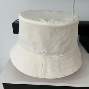 Lululemon Both Ways White/Orange Bucket Hat